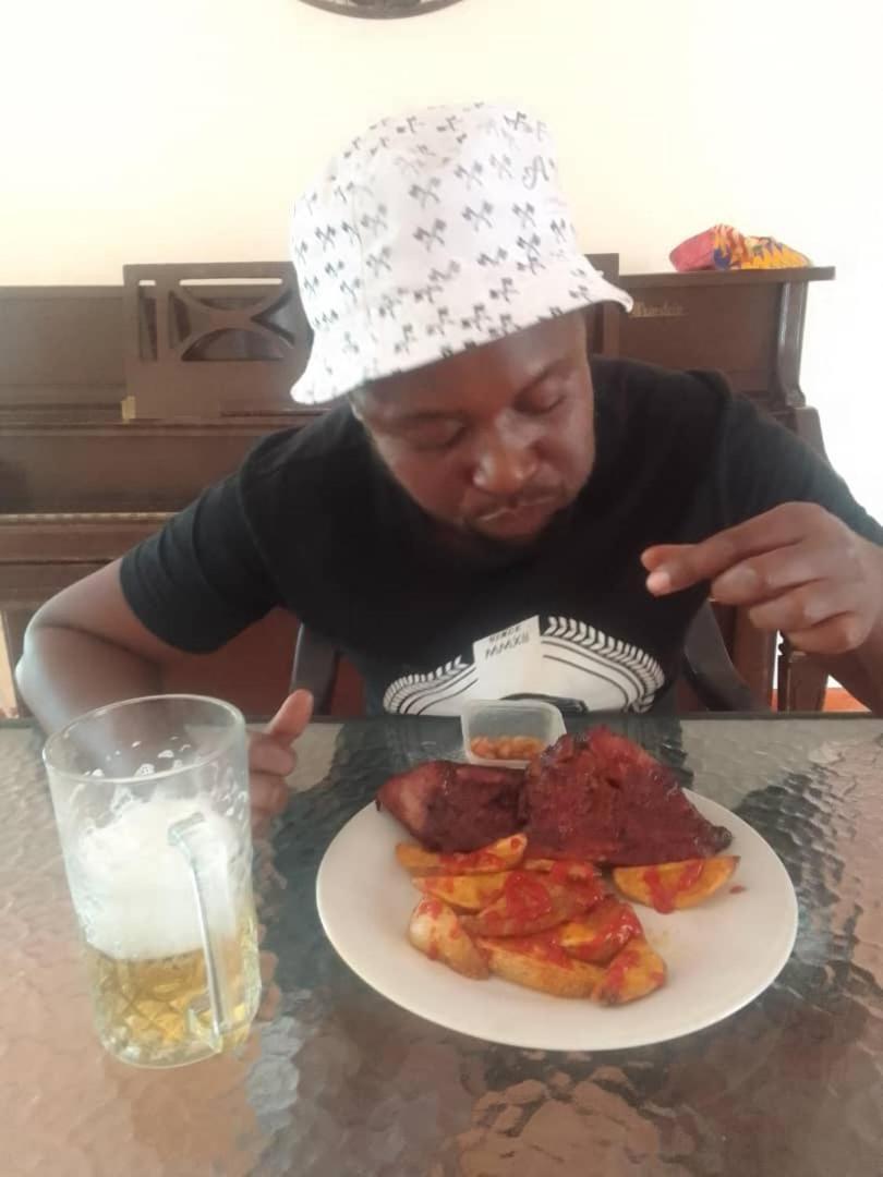 Sugar Shack Backpackers Botswana Bed & Breakfast Gaborone Bagian luar foto